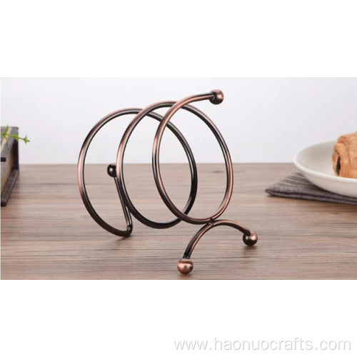 The snail smooth IRON wine rack